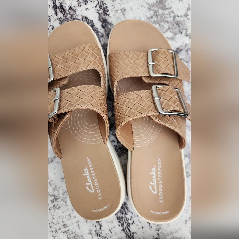 Clarks Cloudsteppers Women's Tan Woven Double-Buckle Slide Sandals